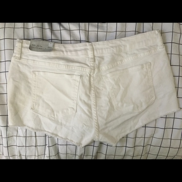 Topshop white stretch low rise US 10 shorts - Picture 2 of 4