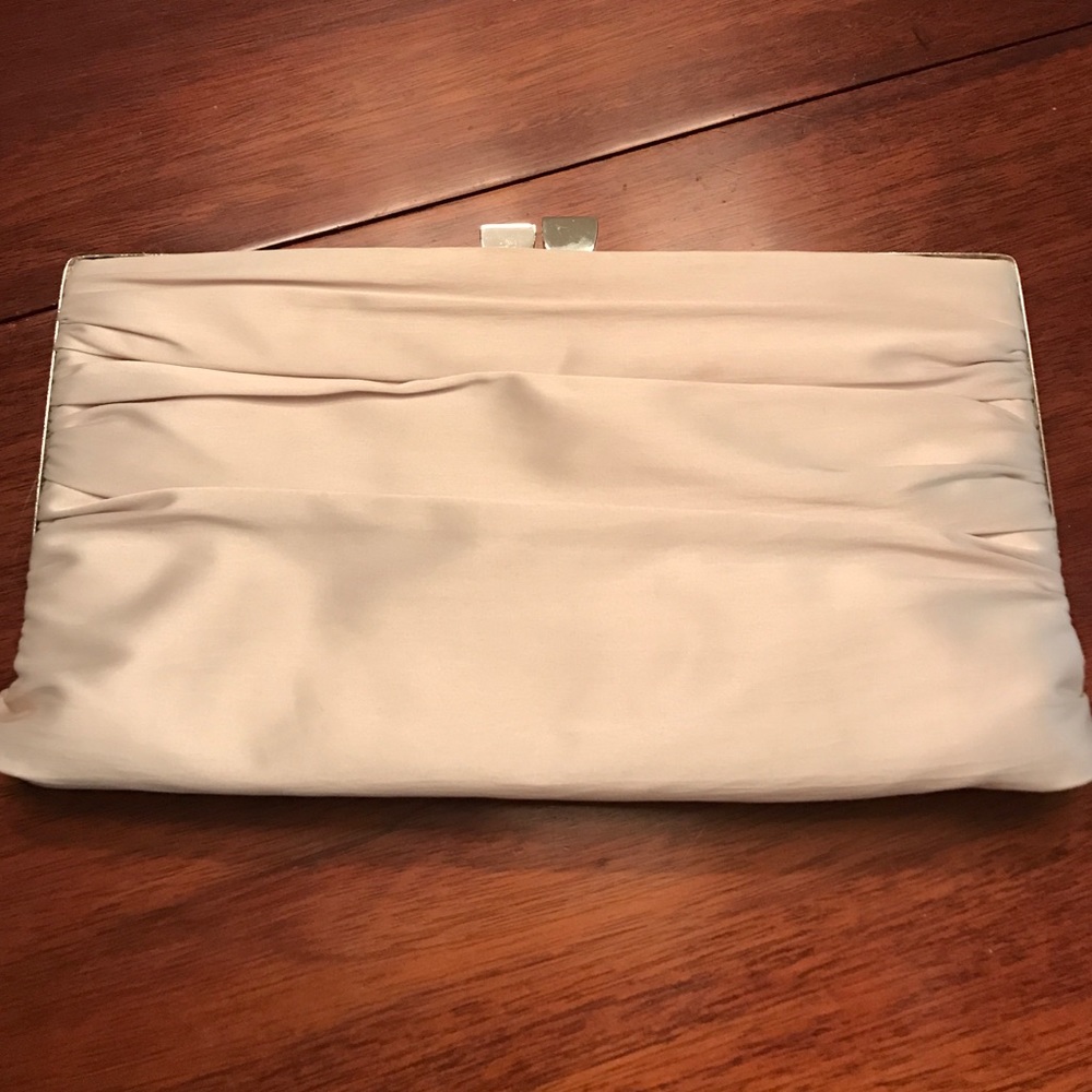 Ivory clutch