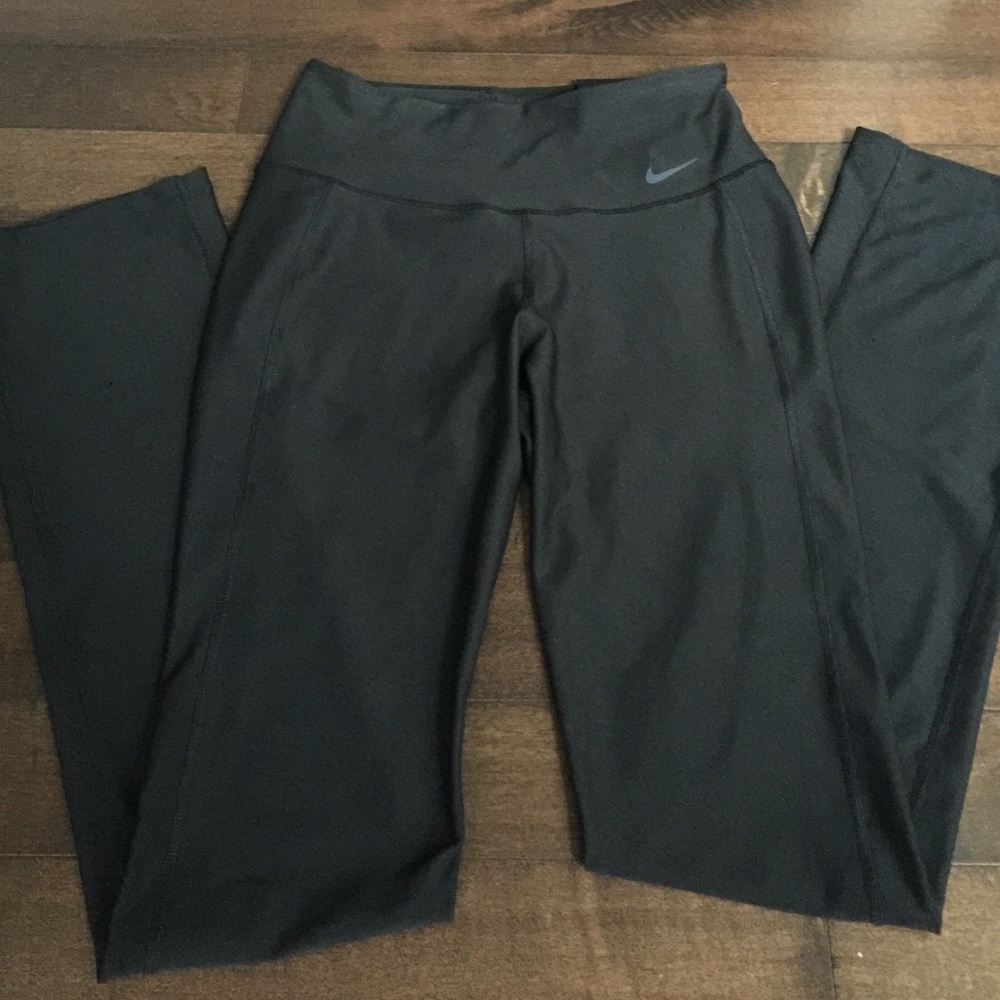 High waisted Nike legendary tights! Great fit! XS