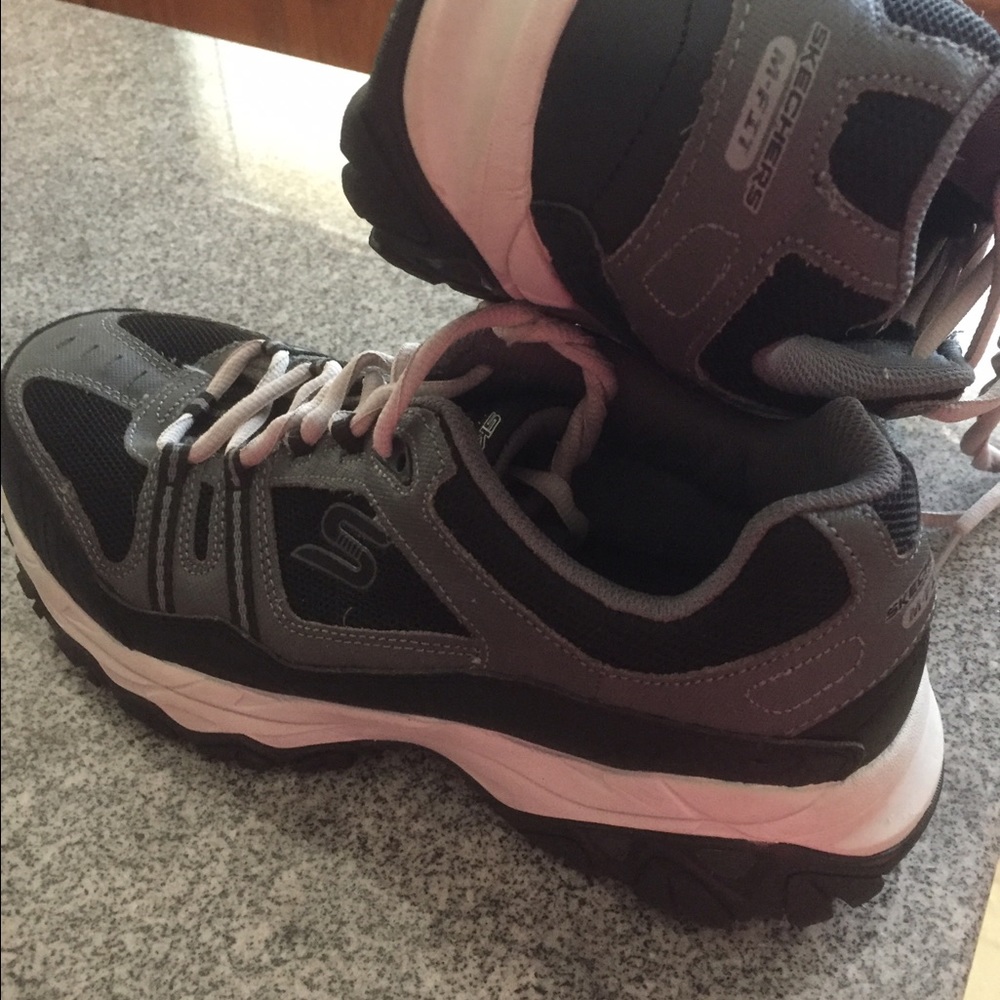Tennis shoes , men