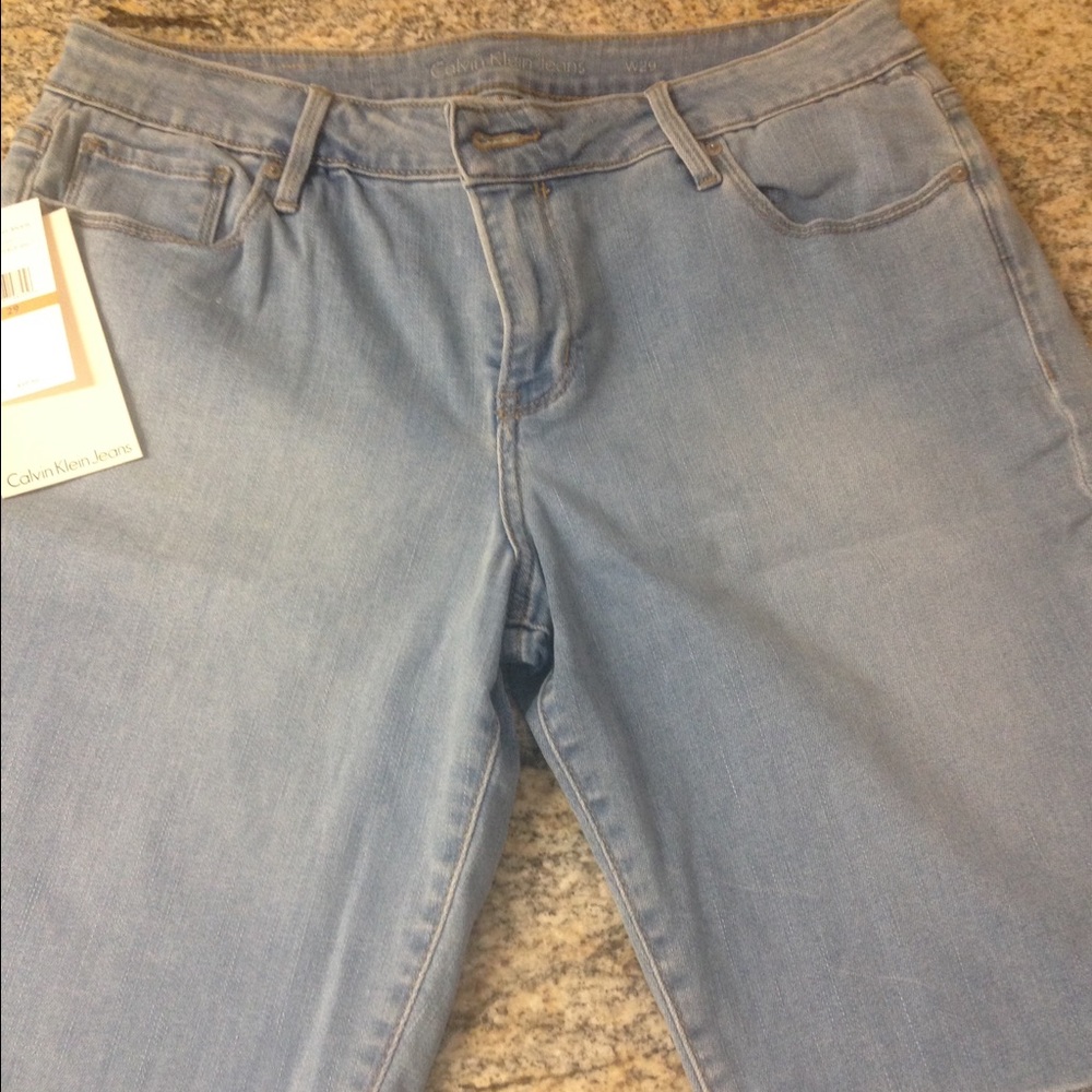 Calvin Klein ladies Jean shorts NWT