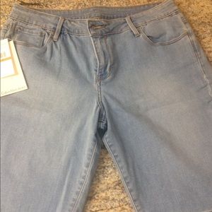 Calvin Klein ladies Jean shorts NWT