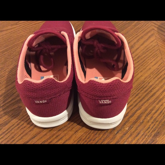 NEW Vans Maroon SkateBoard Shoes Size 6.5 - Picture 3 of 4