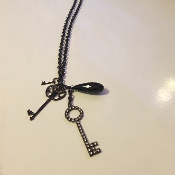 Long key necklace - Picture 3 of 4