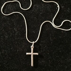 .925 STERLING SILVER CROSS NECKLACE .925 STERLING SILVER CROSS NECKLACE