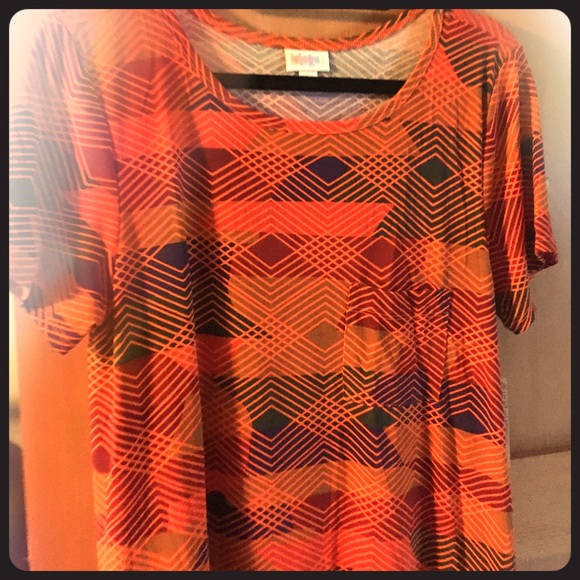 Large Carly Lularoe - Picture 1 of 2