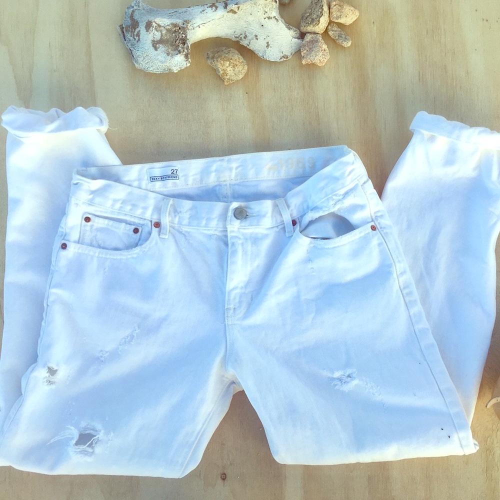 ⭐️ Sale! GAP distressed white boyfriend jeans