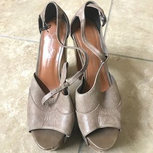 Jessica Simpson Platforms