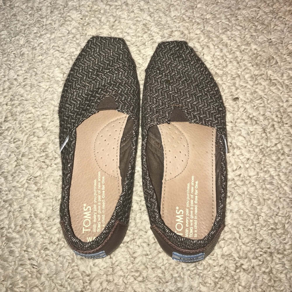 TOMS size 6.5 in good condition!