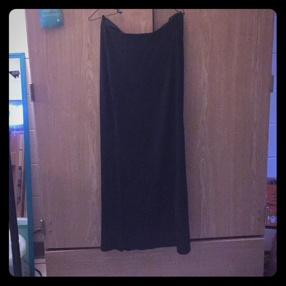 Body fitting skirt
