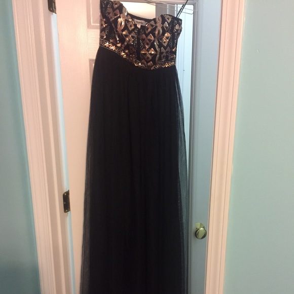 ❌❌ SOLD ❌❌ Black Prom Dress - Picture 2 of 3