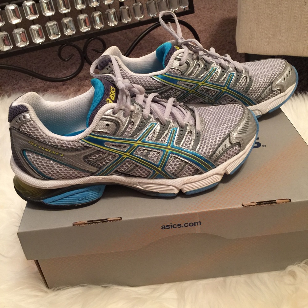 Gel fluent Asics tennis shoes size 7.5.