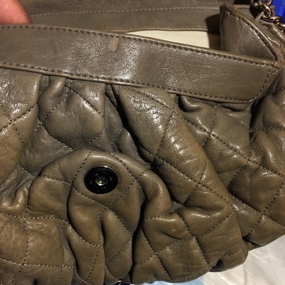 Chanel - Picture 2 of 4