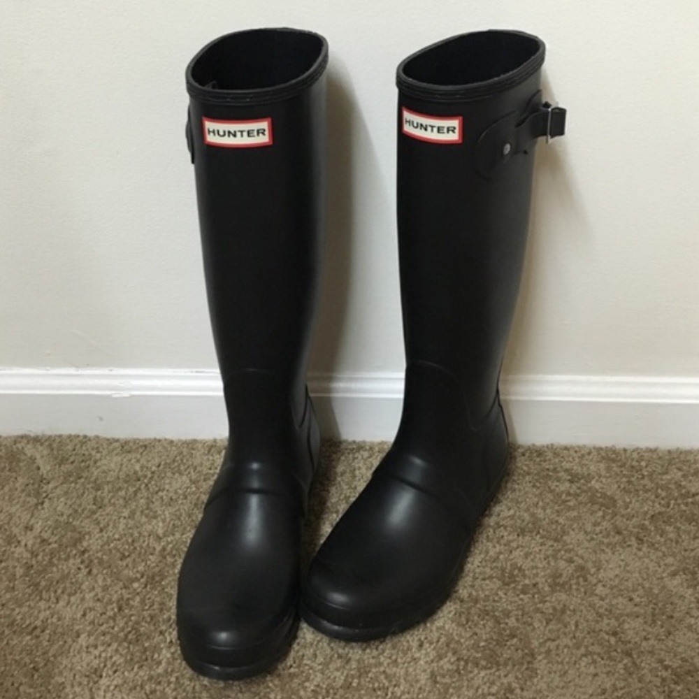 Matte black hunter tall boots size 7