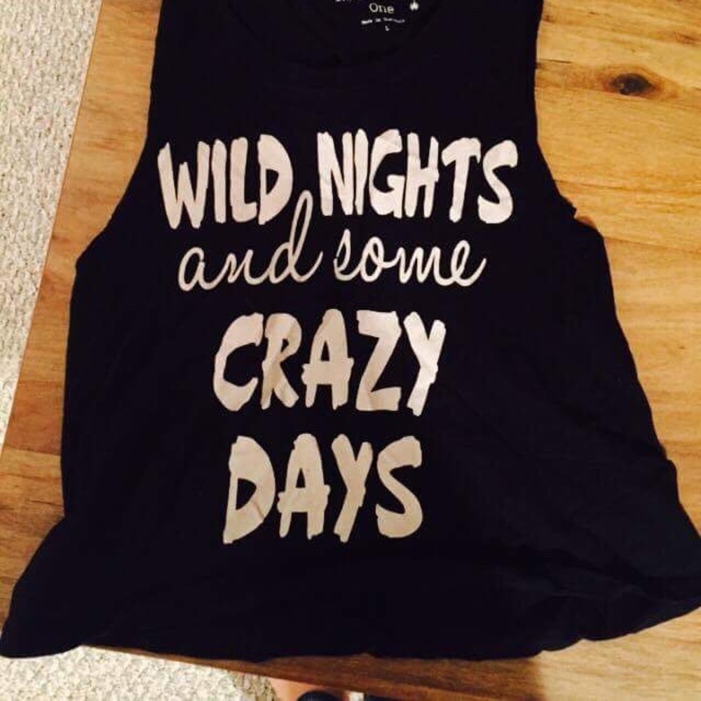 Crop top size large
