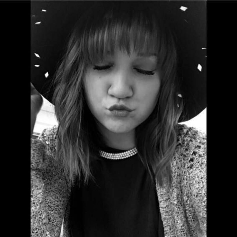 Meet your Posher, Em