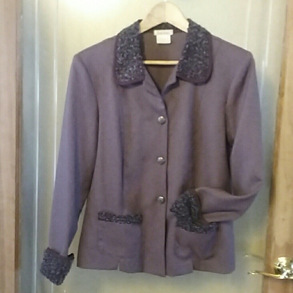 Lavender Blazer with Accetuated collar and cuffs.