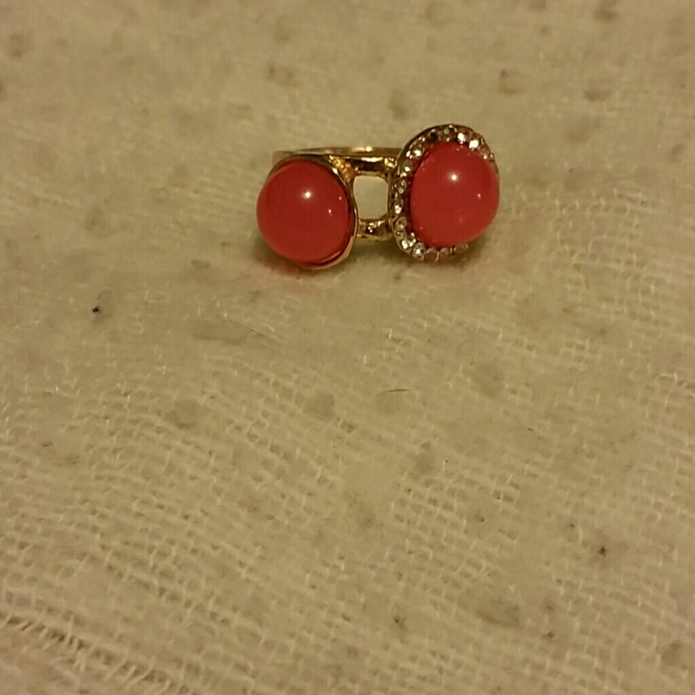 Peachy pink pearl gold ring