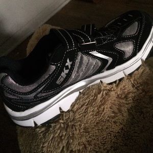 Brand new SKECHERS! (Z-STRAP)
