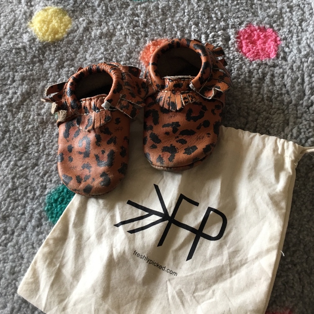 Freshly picked leopardprint Moccasins size 5