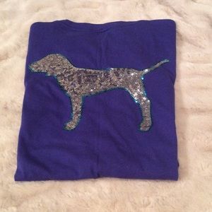 T-shirt Victoria's Secret PINK à Col V - Brodé Strass Et Motif Chien - Neuf Avec étiquettes