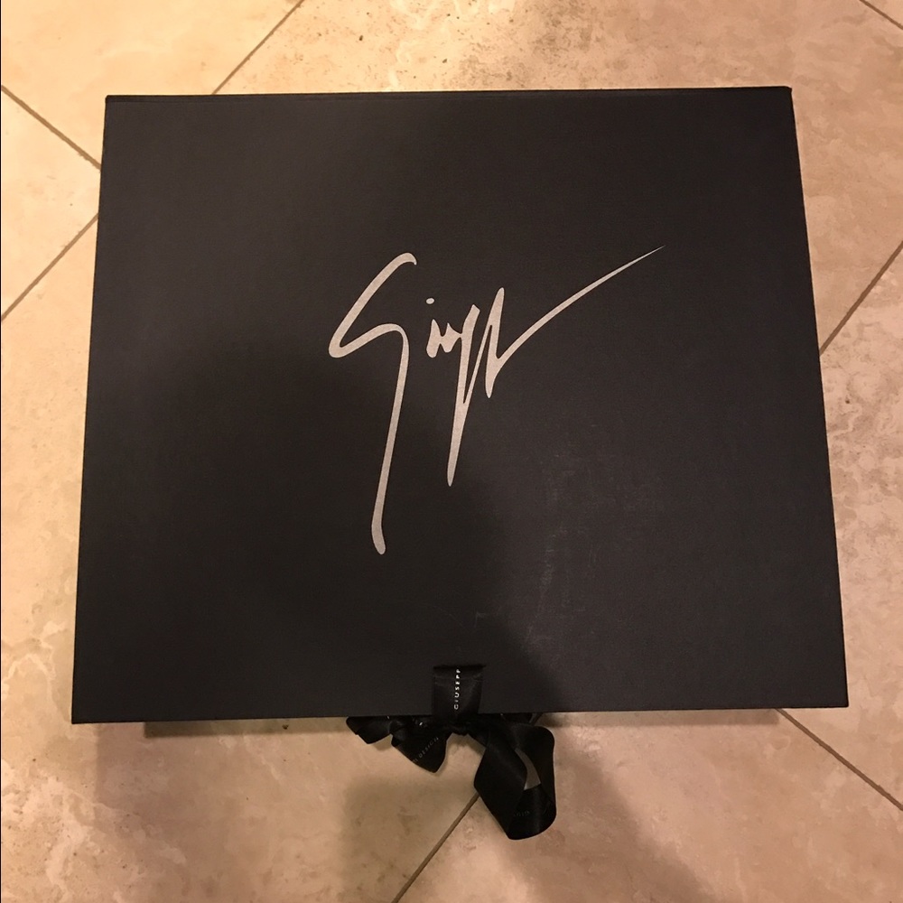 Giuseppe Zanotti Large gift box