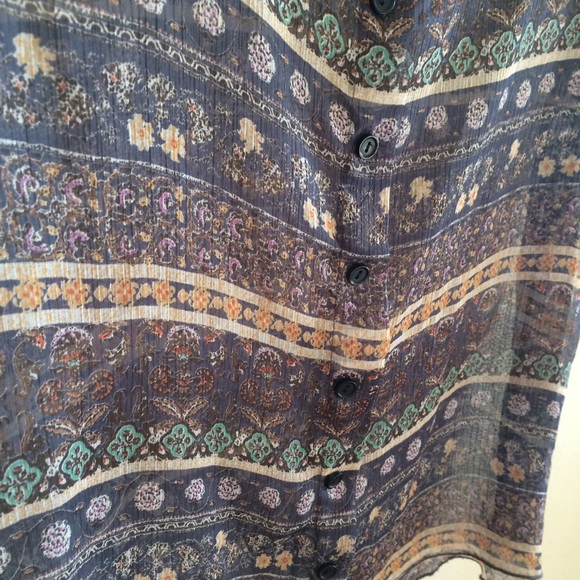 Patterned top - Picture 3 of 4