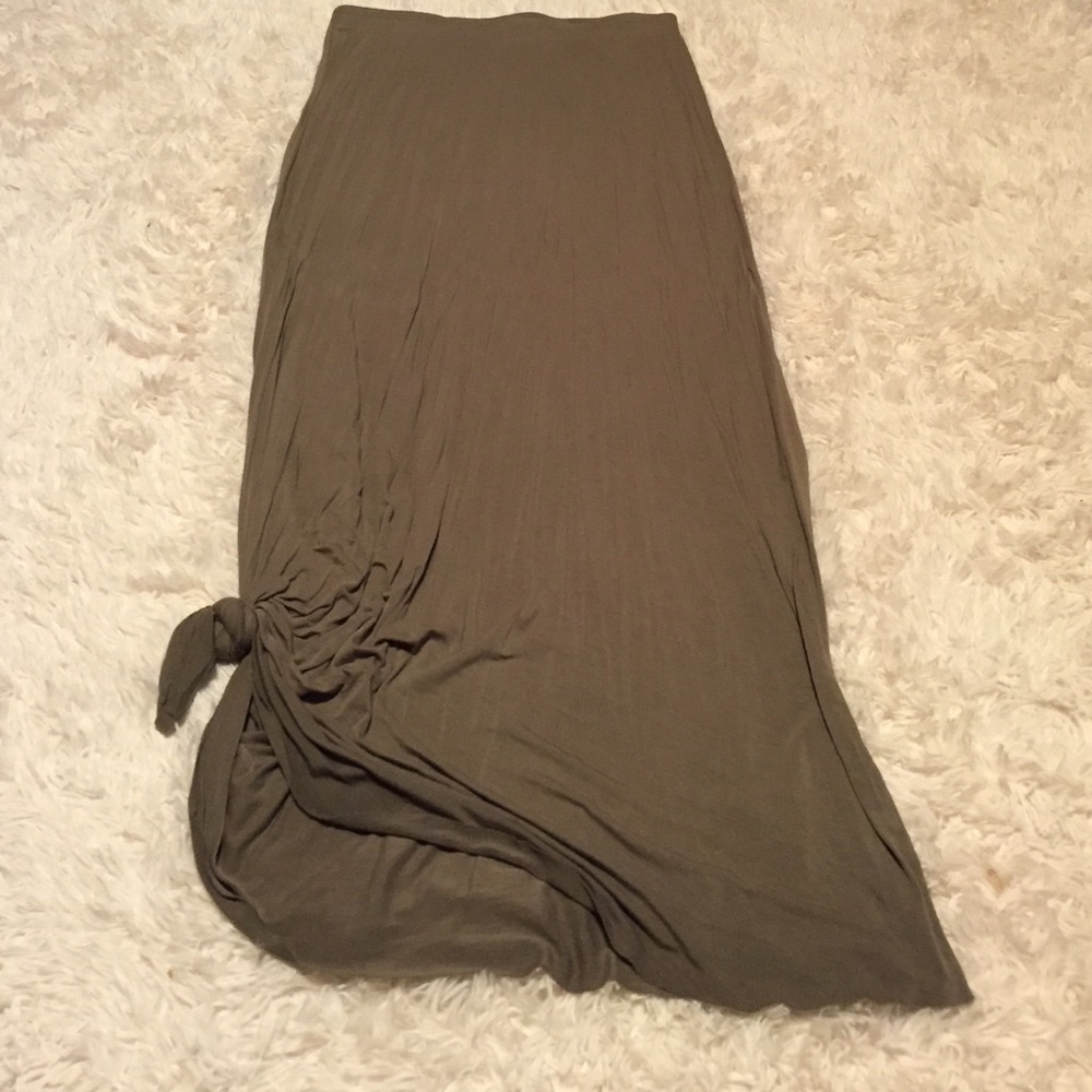 sage green maxi skirt (knot or no knot)