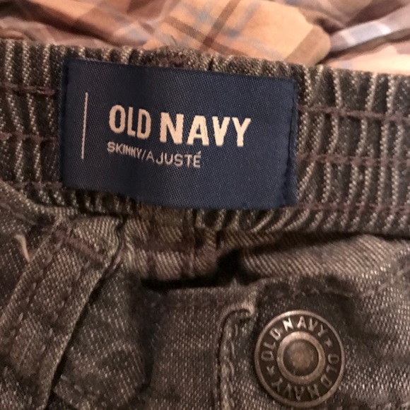 3 button down shirts and skinny jeans - Picture 4 of 4