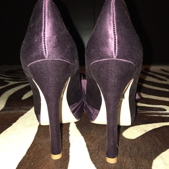 Keeper Peep-Toe Pumps by Badgley Mischka NIB - Picture 2 of 4
