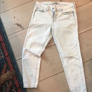 Women's distressed high rise boyfriend jeans