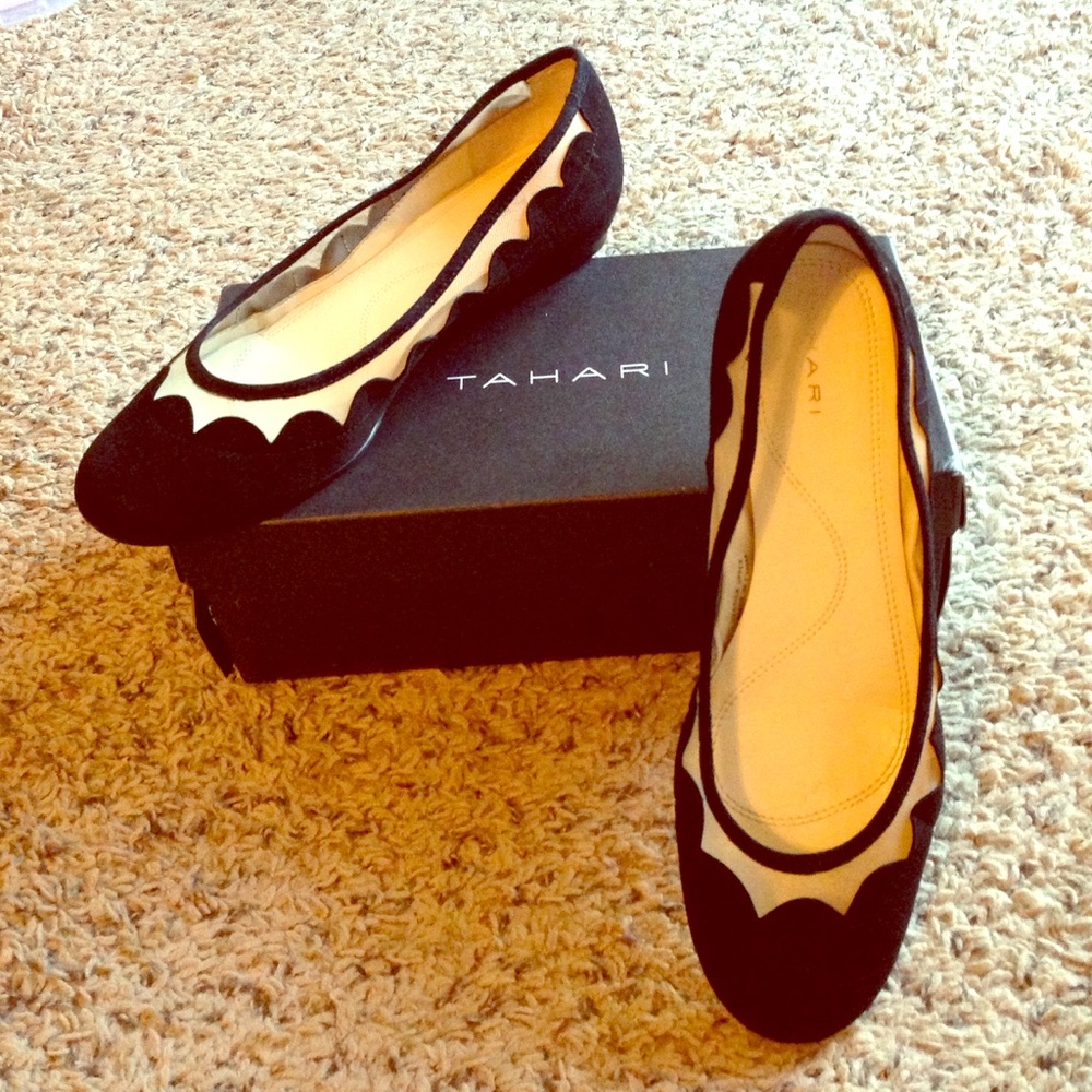 Tahari Black Leather Scalloped Flats