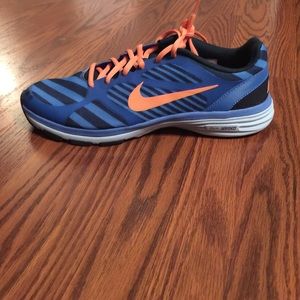 Women's Nike shoes 20.00 each pair 30.00 for both