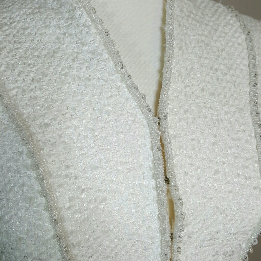 NEW! Escada White Jacket and Skirt Size 38 - Picture 3 of 4