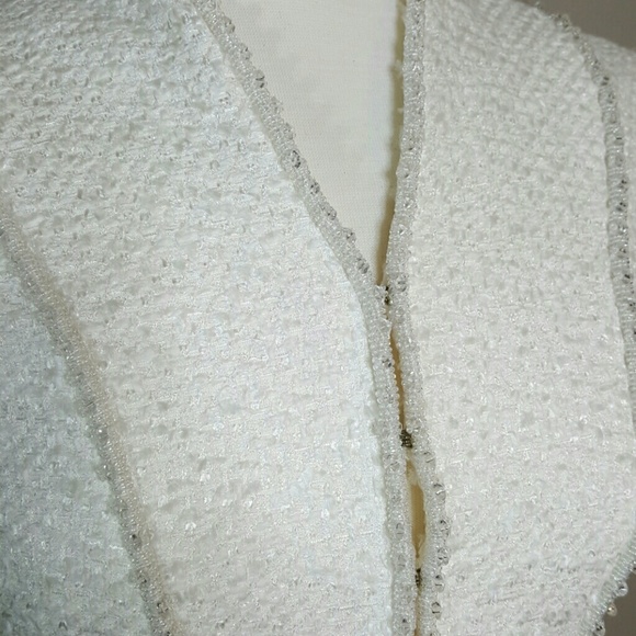 NEW! Escada White Jacket and Skirt Size 38 - Picture 3 of 4