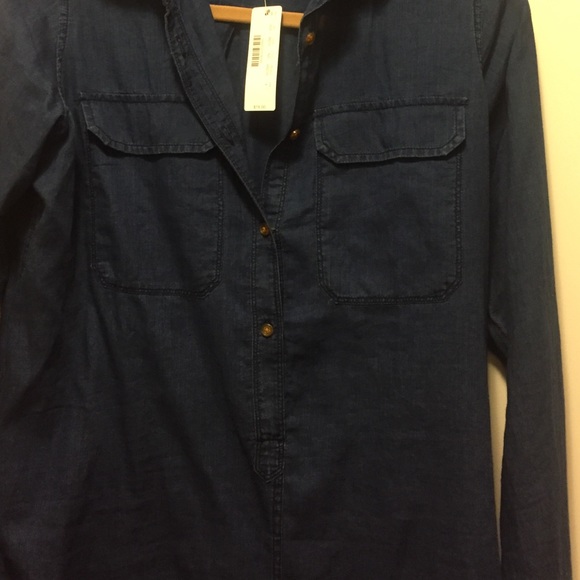 J.Crew Button Down Chambray Shirt. - Picture 2 of 4