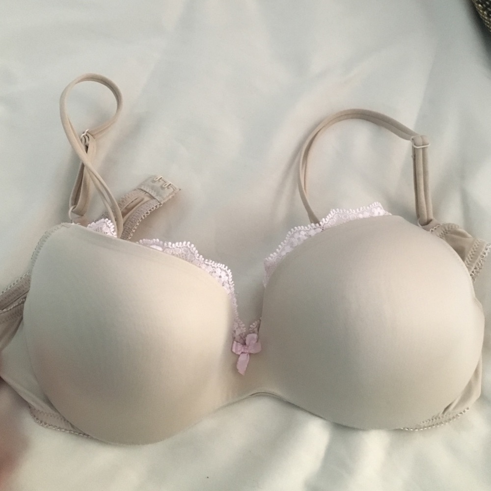 Victoria's Secret Cream Bra