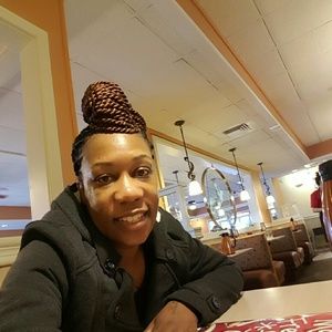 Meet your Posher, Demetrice