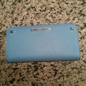 Rebecca Mink off Wallet