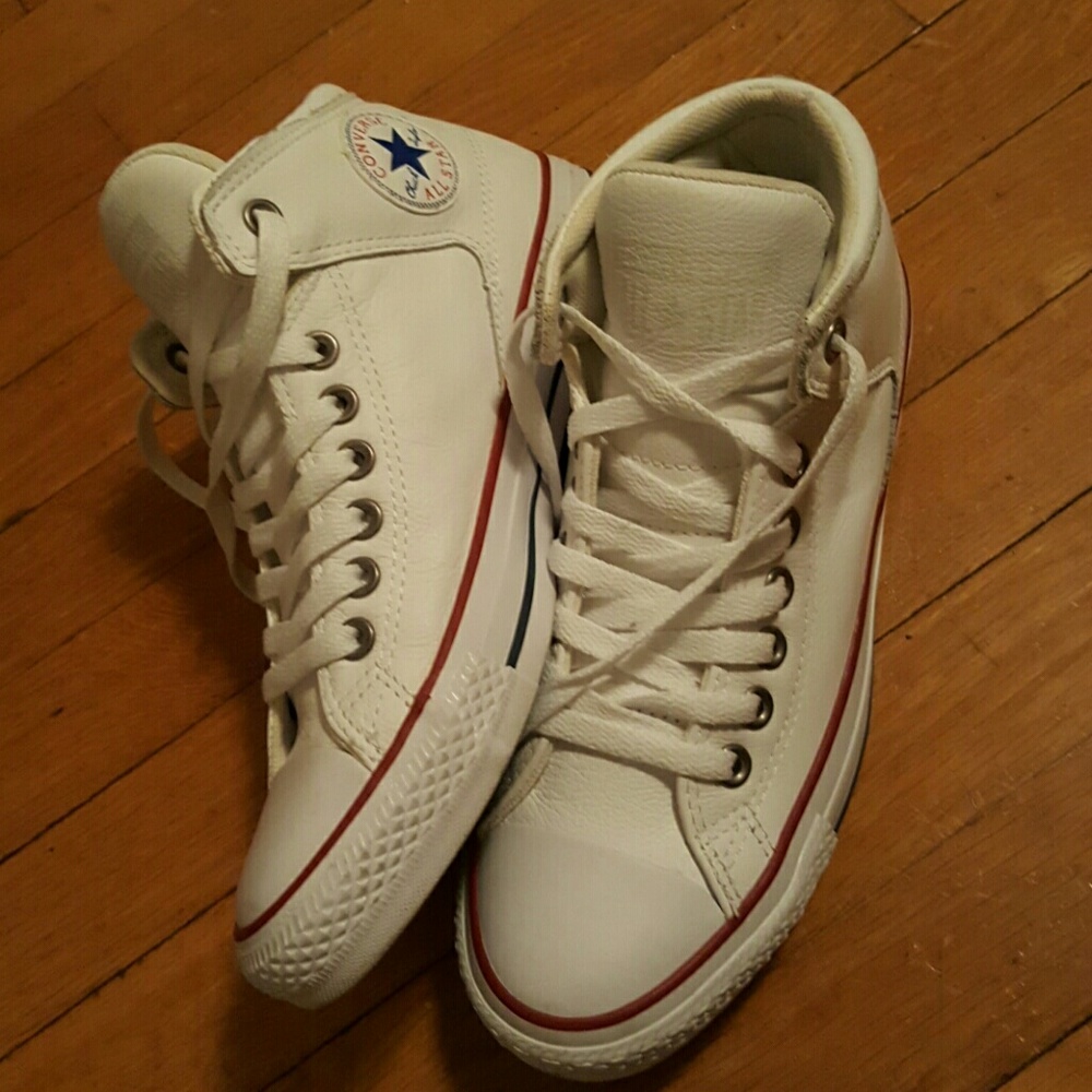 Chuck Taylor Leather Hightop Converse -  New