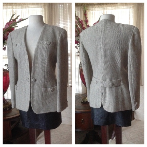 Giorgio Armani Jackets & Blazers - Giorgio Armani blazer/acket made in Italy