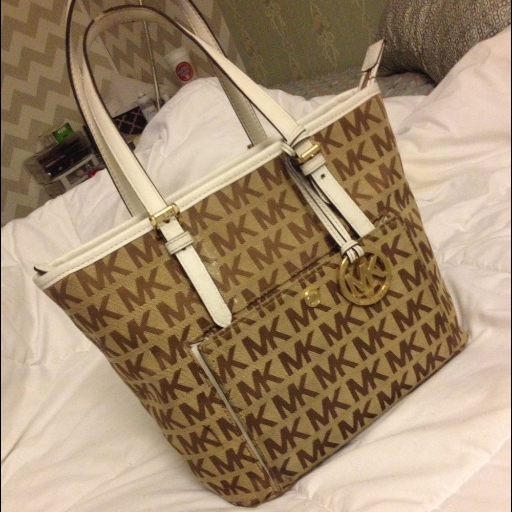 SOLD!!💋