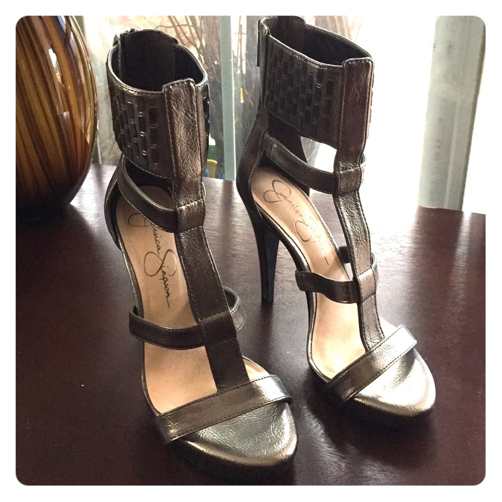 Jessica Simpson heels with zipper. Like new!