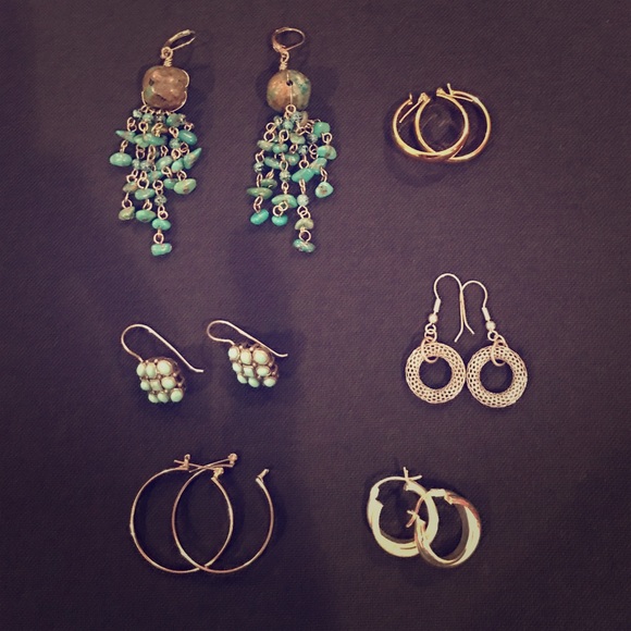 Six pair of assorted earrings - Picture 1 of 4