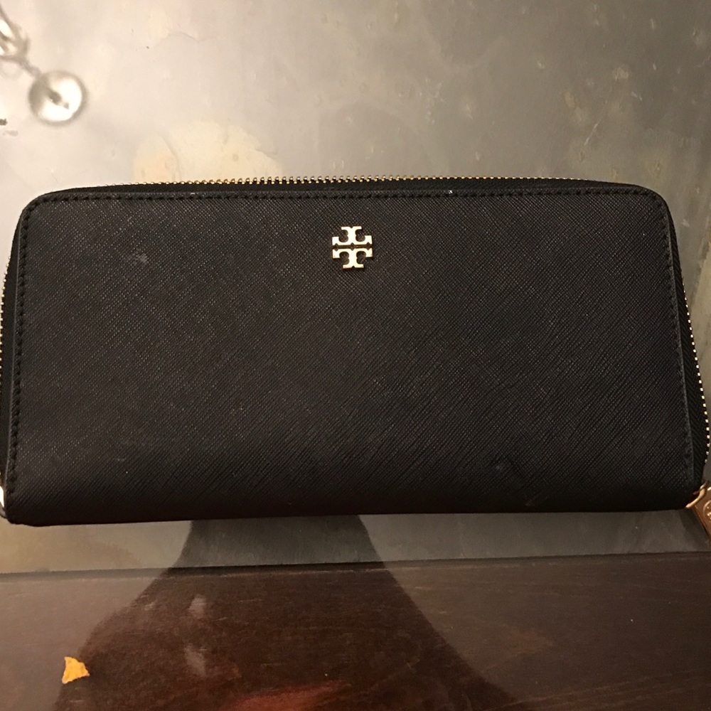 Tory Butch wallet