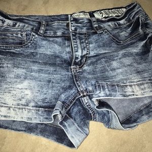 Cute stretch shorties!