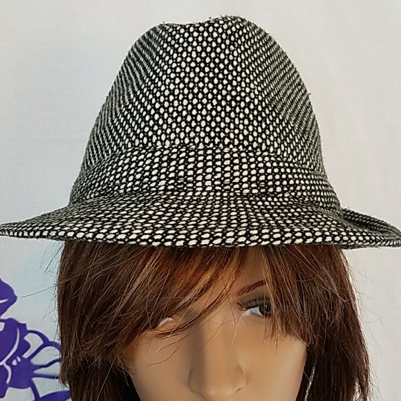 5 4 30  Black and white print fedora - Picture 2 of 6