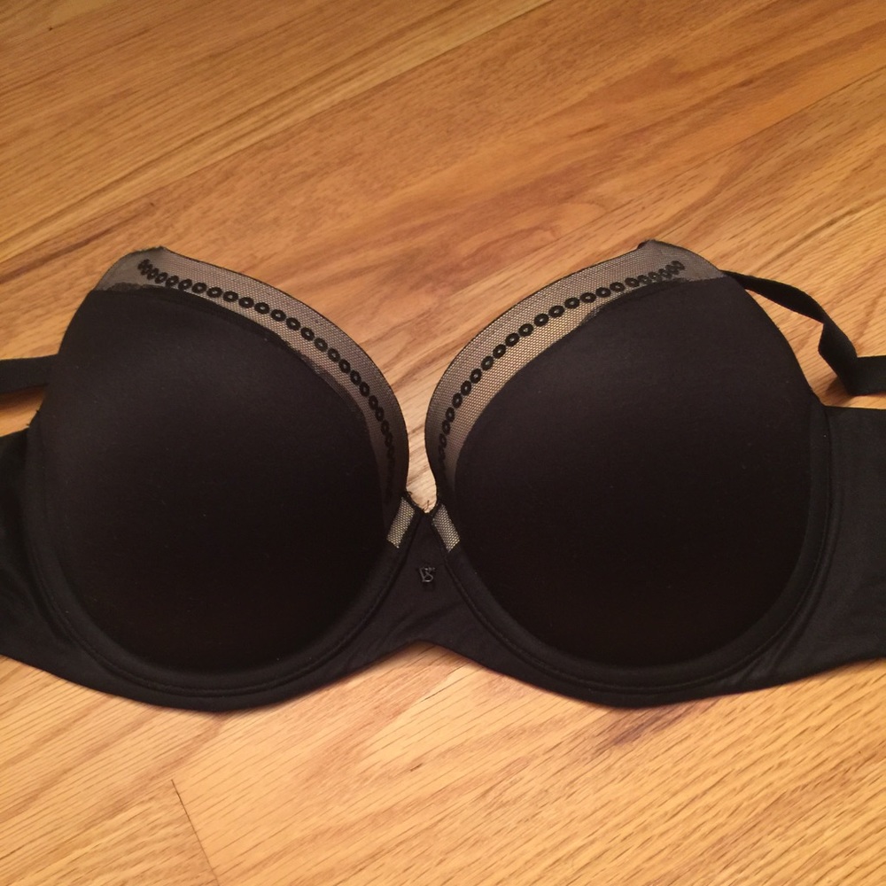VS Fabulous black bra
