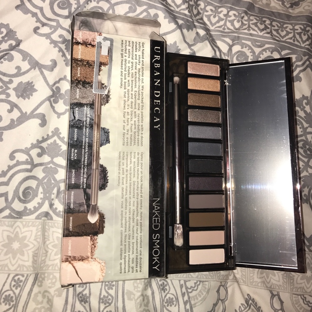 Naked SMOKY palette