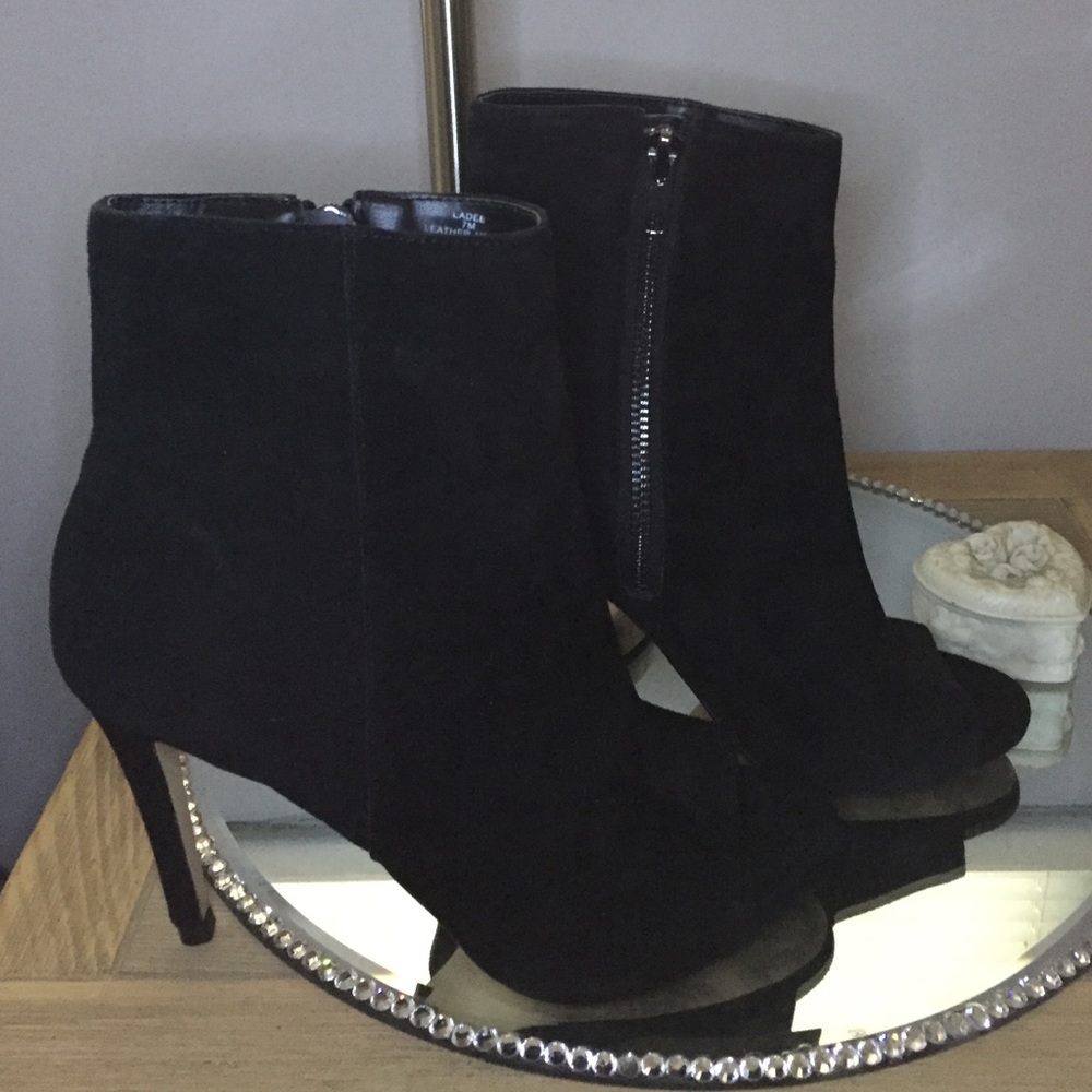 Steve Madden black open toe heeled booties